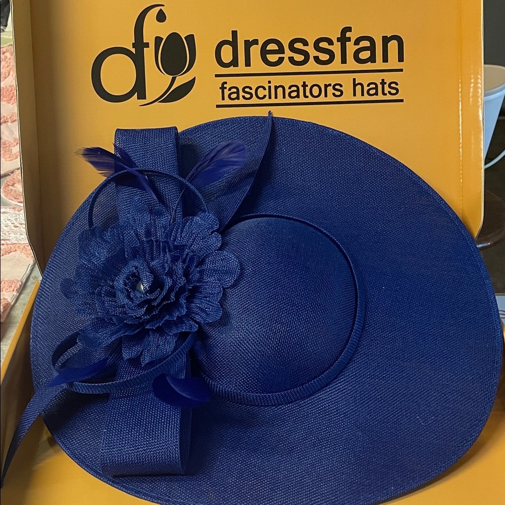 Fascinator NWT